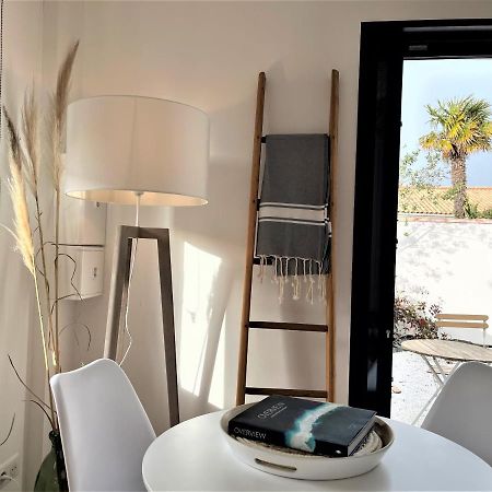 Maisonnette A Proximite Plage Et Port De St-Martin Saint-Martin-de-Re Bagian luar foto